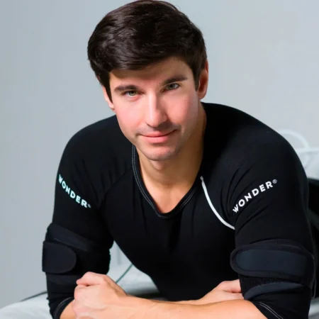 Male body treatment at the clinic